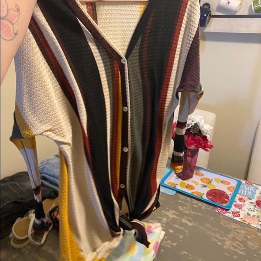 Long sleeve with front tie button shirt, pristine condition